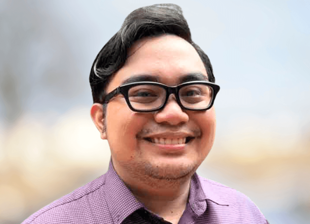 Leroy Morales headshot